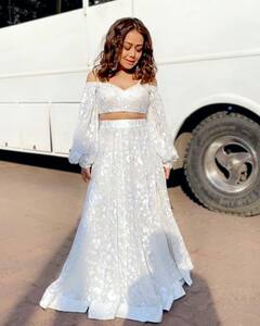 उफ्फ तेरी अदा: खुले कर्ली बाल, लंबे ईयरिंग्स, नाक की बाली और चेहरे से टपकता नूर...परियों सी दिखीं Neha Kakkar, नशीली आंखों ने कर दिया मदहोश