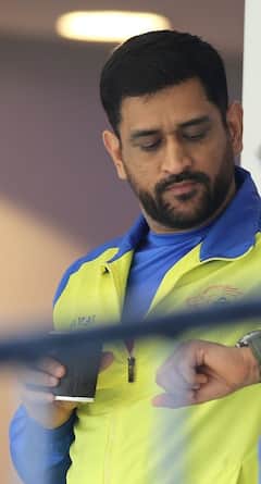 IPL 2021: యూఏఈలో ప్రాక్టీస్ షురూ చేసిన చెన్నై సూపర్ కింగ్స్... ముంబైతో పోరు కోసం కసరత్తు