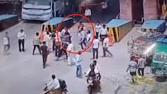 Mathura : टोल प्लासा पर गुंडागर्दी का Video Viral | ABP Ganga Hindi