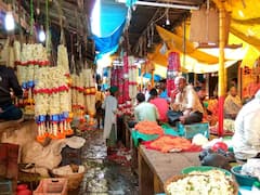 பூக்கள் விலை என்ன தெரியுமா? விலையை கேட்டால் தலை சுற்றும்!