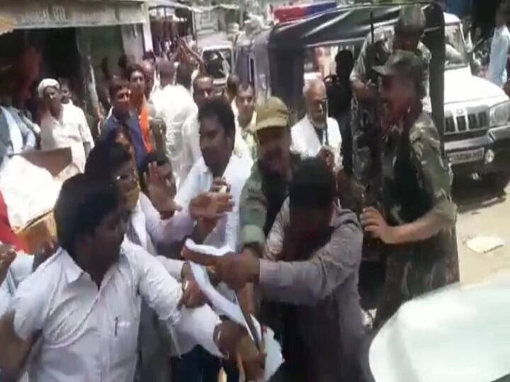 Bihar Politics: JDU activists clash in front of Upendra Kushwaha in arwal ann Bihar News: उपेंद्र कुशवाहा के सामने आपस में भिड़े JDU कार्यकर्ता, जमकर चले लात-घूसे