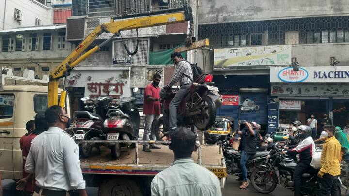 सध्या पुणे शहरात पार्किंगची समस्या सध्या निर्माण झाली आहे. अनेकदा पुणे वाहतूक पोलीस आणि पुणेकरांमध्ये अनेकदा वाद झाल्याच्या घटानाही समोर आल्या आहेत.