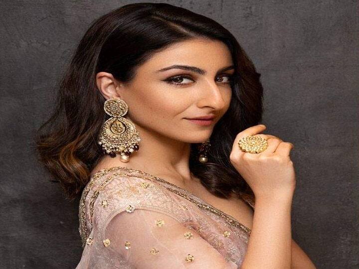 आपको बता दें, एक्टर कुणाल खेमू ने राजघराने में शादी रचाई थी. उन्होंने पटौदी खानदान से ताल्लुक रखने वाली सोहा अली खान से साल 2015 में शादी की थी. सोहा अली खान सोशल मीडिया पर काफी एक्टिव रहती हैं.