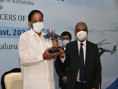 Venkaiah Naidu visits HAL: యుద్ధవిమానంలో ఉపరాష్ట్రపతి వెంకయ్య.. బెంగళూరులో హెచ్‌ఏఎల్‌ సందర్శన వేళ ఇంట్రస్టింగ్ పిక్స్