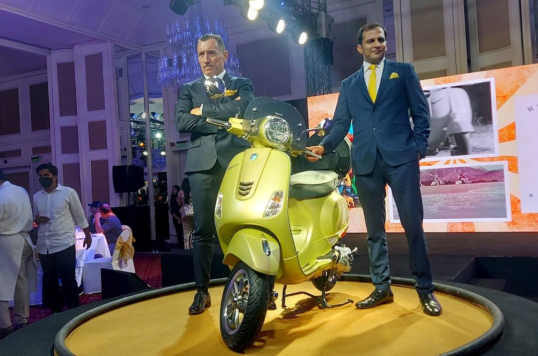 Piaggio launches Vespa limited edition scooters for 75th anniversary Vespa Scooter: వెస్పా కొత్త స్కూటర్ వచ్చేసింది.. క్లాసీ లుక్ అదిరిపోయింది..