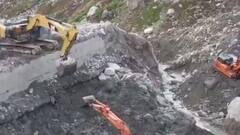 Floods 2021 : नदियों में आया उफान, पानी में फंसा इंसान | High Alert