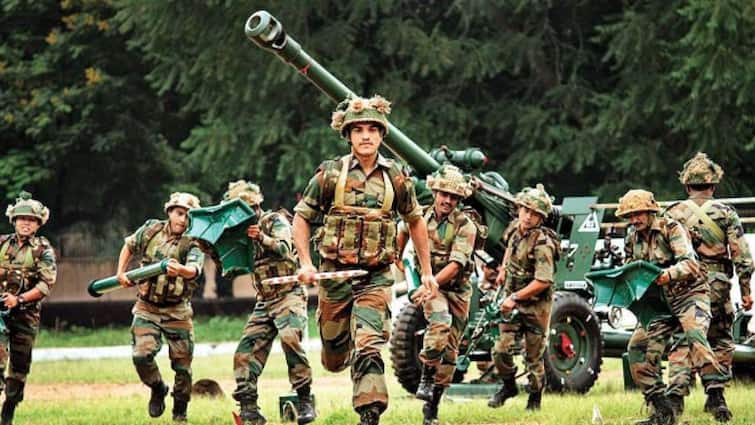 Indian Army TGC Recruitment: Vacancies for Engineering graduates, stipend more than Rs 55000 - Details here Army TGC Recruitment: ఇంజనీరింగ్ పూర్తి చేసిన వారికి ఆర్మీలో ఉద్యోగాలు...లక్షా యాభై వేలకుపైగా జీతం..