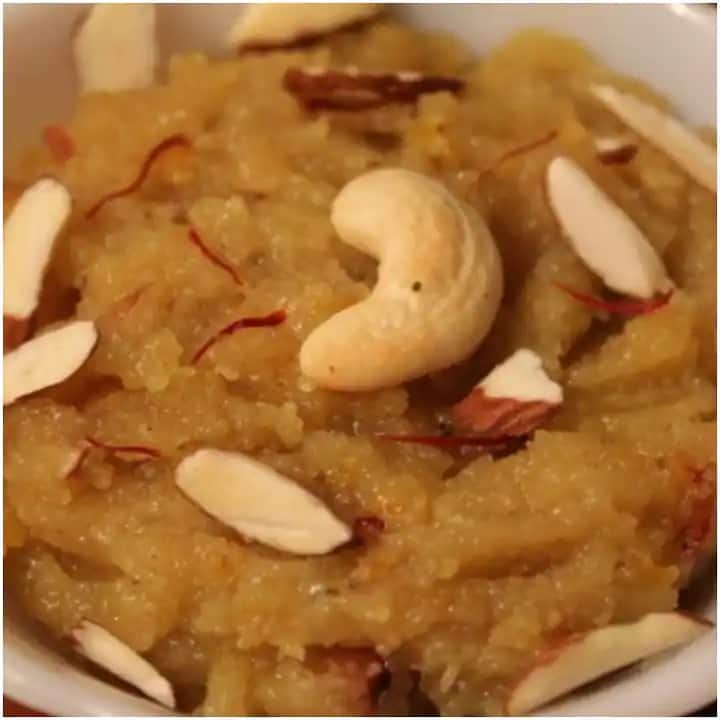 গাজর বা সুজির হালুয়াও করতে পারেন দাদা, ভাইদের জন্য।