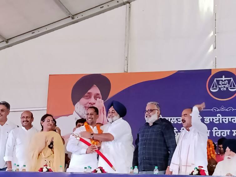 Anil Joshi joins Akali Dal after being ousted from BJP ਬੀਜੇਪੀ 'ਚੋਂ ਕੱਢੇ ਅਨਿਲ ਜੋਸ਼ੀ ਅਕਾਲੀ ਦਲ ਵਿੱਚ ਸ਼ਾਮਲ