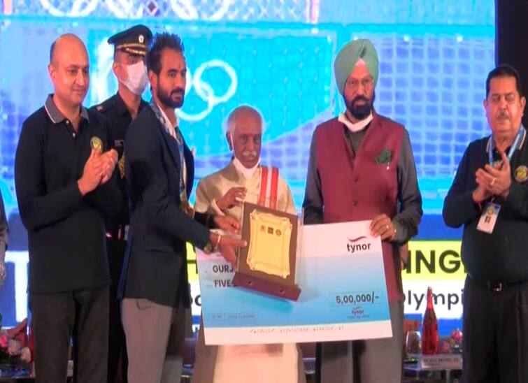 Chandigarh Hockey Association honors hockey players ਹਾਕੀ ਖਿਡਾਰੀਆਂ ਦਾ ਚੰਡੀਗੜ੍ਹ ਹਾਕੀ ਐਸੋਸਿਏਸ਼ਨ ਵੱਲੋਂ ਵਿਸ਼ੇਸ਼ ਸਨਮਾਨ