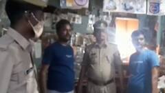 Jhansi: पार्षद पर बदमाशों ने बोला हमला, फायरिंग होने से मचा हड़कंप| ABP Ganga Hindi