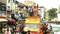 नेते मंडळी कोरोनाचे Super Spreader, गर्दी करणे आणि Corona पसरवणे हेचं त्यांचं ब्रीदवाक्य?