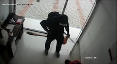 પેટ્રોલપંપ પર બે લૂંટારાએ બંદૂક-ચપ્પીની અણીએ ચલાવી લૂંટ, સીસીટીવીમાં લૂંટારા કેદ