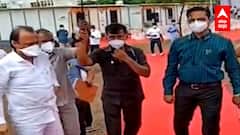 Ajit Pawar : बारामती दौऱ्यात अजित पवार यांची गांधीगिरी;रस्त्यावरचा कचरा स्वतःच उचलून बाजूला केला