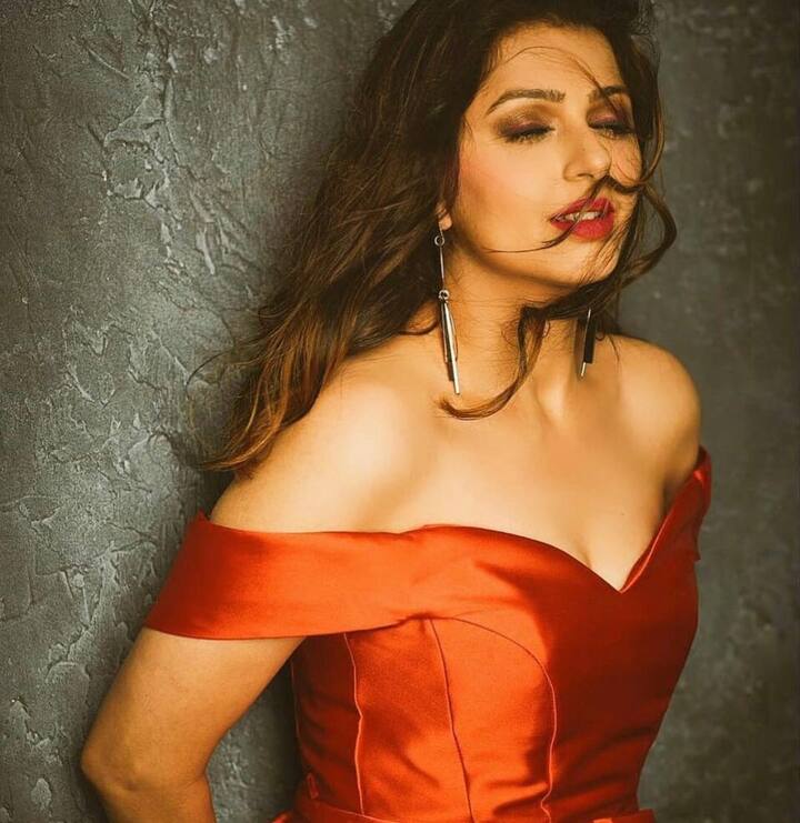 त्यानंतर तिने तेलुगूसोबतच मल्याळम, तमिळ, हिंदी, पंजाबी व भोजपुरी भाषांतील चित्रपटांत काम केले. (photo courtesy : @bhumika_chawla_t instagram)