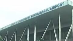 રાજ્યના કોરોના કેસમાં ઘટાડો થતાં જન જીવન સામાન્ય, અમદાવાદ એરપોર્ટ પર વધ્યા મુસાફરો, જુઓ ગુજરાતી ન્યૂઝ