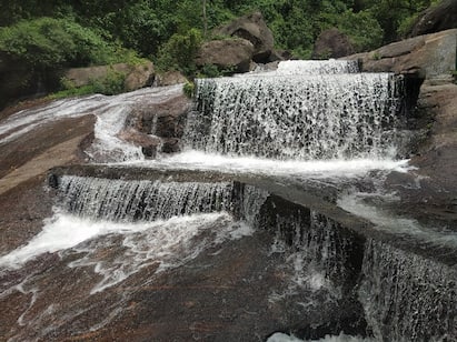 Kovai Kutralam Water Falls Coimbatore Tourist Place TNN Kovai Kutralam: ஆர்ப்பரித்து கொட்டும் கோவை குற்றாலம் அருவிகள்  - ஒரு டிரிப் போலமா..?