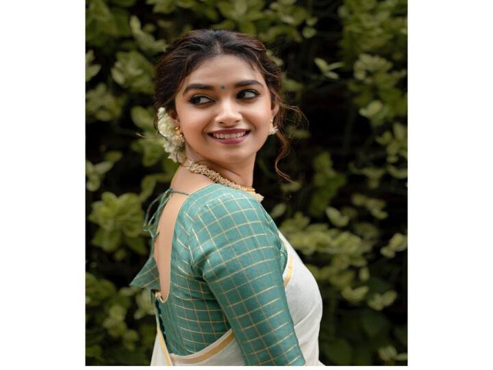 கொஞ்சுனா மிஞ்சுற மிஞ்சுனா கொஞ்சுற ஏன்டி இந்த நாடகம் கெஞ்சுனா அஞ்சுற