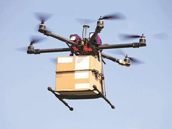 Bengaluru based Throttle Aerospace successfully test Drones for Delivery of Medicines ட்ரோனில் பறக்கும் மருந்துகள்.. கெத்து காட்டிய பெங்களூரு.. அடுத்து என்ன?