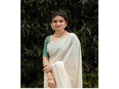 Actress Keerthy suresh Onam  pics | உன் மேல ஒரு கண்ணு நான்தான் உன் மொறப்பொண்ணு - கீர்த்தி சுரேஷ் ஆல்பம்