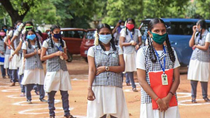 School Re-open: பள்ளிகளை தூய்மையாக வைக்க உத்தரவிட்ட அமைச்சர் - மாணவர்களுக்கு தேர்வு எப்போது..?