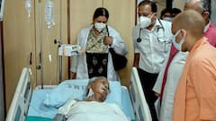 SGPGI में कल्याण सिंह का हाल जानने पहुंचे CM Yogi | Hindi News