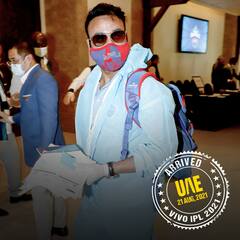 IPL 2021: UAE చేరుకున్న దిల్లీ క్యాపిటల్స్ ఆటగాళ్లు... సన్ రైజర్స్ హైదరాబాద్‌తో తొలి మ్యాచ్