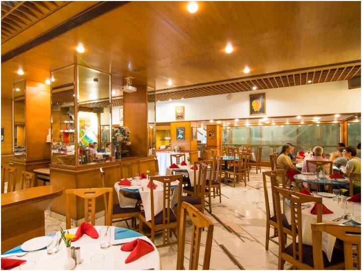 Noida Excise Department Police Commissioner and District Magistrate Decision Bouncers will no longer in any bar and restaurant ann Noida News: किसी भी बार और रेस्टोरेंट में अब नजर नहीं आएंगे बाउंसर, जानिए- क्या होंगे नए नियम