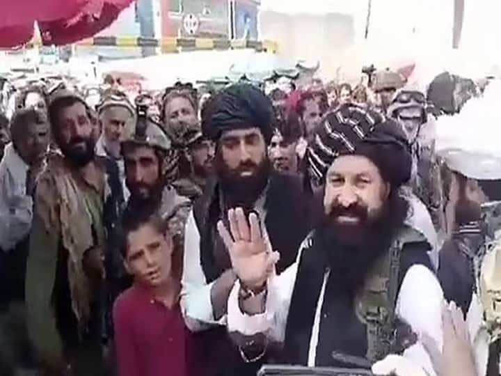 most wanted terrorists on the streets of kabul taliban fundraiser khalil haqqani કાબુલમાં જોવા મળ્યો મોસ્ટ વોન્ટેડ આતંકી ખલીલ હક્કાની, અમેરિકાએ 35 કરોડનું ઇનામ જાહેર કર્યું છે