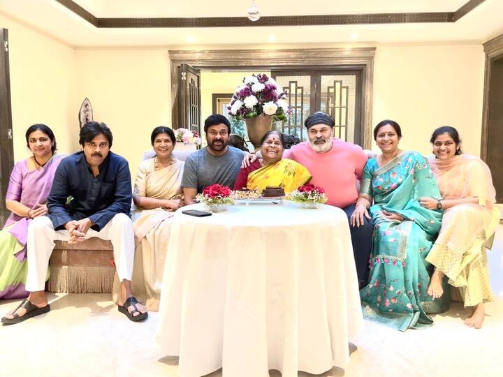 చిరంజీవిని మెగాస్టార్ అని పిలవడం ఎప్పుడు నుంచి మొదలైందో తెలుసా? 1998లో విడుదలైన ‘మరణమృదంగం’ సినిమా నుంచి ఆయన పేరు టైటిల్‌ను ‘మెగాస్టార్’ చిరంజీవిగా వేయడం మొదలుపెట్టారు. అంతకు ముందు చిరంజీవికి ‘సుప్రీం హీరో’ అనే టైటిల్ ఉండేది.