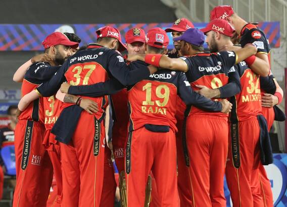 IPL: కోహ్లీ RCB జట్టులో ముగ్గురు కొత్త ఆటగాళ్లు... ఎవరి స్థానాల్లో ఎవరంటే? IPL: కోహ్లీ RCB జట్టులో ముగ్గురు కొత్త ఆటగాళ్లు... ఎవరి స్థానాల్లో ఎవరంటే?
