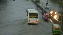 Delhi में झमाझम बारिश से मौसम सुहावना, कुछ इलाकों में भारी जलजमाव