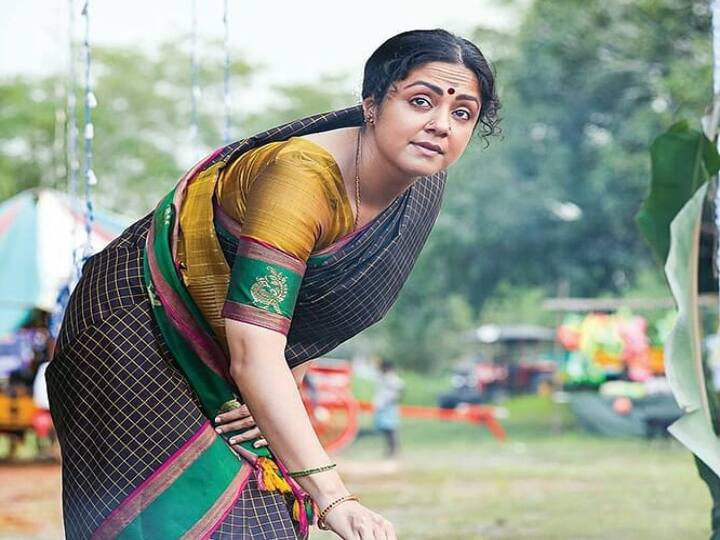 புதுக்கோட்டை கதைக்களத்தில் இரட்டை மூக்குத்தி போட்டு, திருமண் பூசி அச்சு அசல் கிராமத்துப் பெண்மணியாகவே மாறியிருக்கிறார் ஜோதிகா