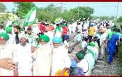 ਕਿਸਾਨਾਂ ਦੇ ਧਰਨੇ ਕਰਕੇ 50 ਟ੍ਰੇਨਾਂ 'ਤੇ ਲੱਗੀ ਬ੍ਰੇਕ,ਜਾਣੋ ਸ਼ਤਾਬਦੀ ਸਣੇ ਹੋਰ ਕਿਹੜੀਆਂ ਟ੍ਰੇਨਾਂ ਹੋਈਆਂ ਰੱਦ