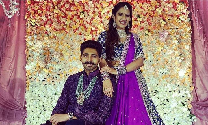 निहारिका कोनिडेला-चैतन्य संयुक्त उद्यम - निहारिका और चैतन्य की शाही शादी उदयपुर के उम्मेद भवन पैलेस में हुई थी. इसमें चिरंजीवी, राम चरण, अल्लू अर्जुन, पवन कल्याण और कई सेलेब्स शामिल हुए थे.