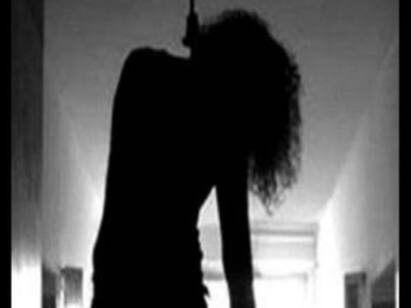 Three girls  commit suicide in Madurai in 24 hours மதுரையில் 24 மணிநேரத்தில் அடுத்தடுத்து மூன்று இளம்பெண்கள் தற்கொலை!