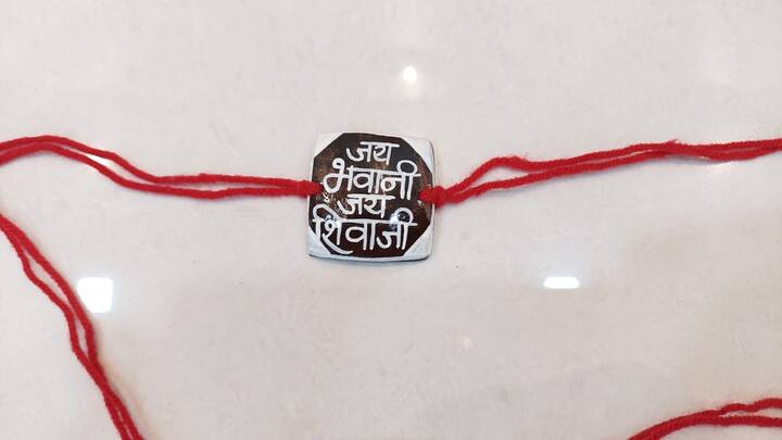 आठ रुपये प्रति किलोने करवंट्या घेऊन करवंटीतून हरित वस्तूंची निर्मिती केली जात आहे. यातून प्लास्टिकला पर्यायी वस्तू देखील लोकांपर्यंत पोहोचतील हाच उद्देश डोळ्यासमोर प्लास्टिकला पर्याय शोधणे ही विकल्पची प्राथमिकता आहे.