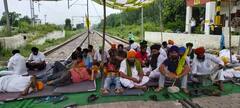 ਗੰਨਾ ਕਿਸਾਨਾਂ ਦਾ ਧਰਨਾ ਜਾਰੀ, 100 ਤੋਂ ਵੱਧ ਟ੍ਰੇਨਾਂ ਪ੍ਰਭਾਵਿਤ, ਕੌਮੀ ਮਾਰਗ ਕੱਲ੍ਹ ਵੀ ਬੰਦ