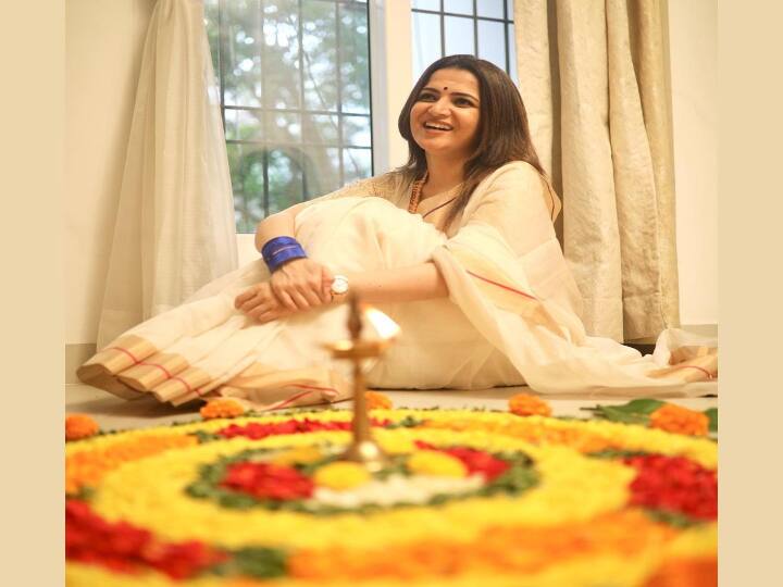 என்ன ஆகிறேன் எங்கு போகிறேன் வழிகள் தெரிந்தும் தொலைந்து போகிறேன் காதல் என்றால் ஓ