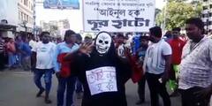 Burdwan : 'একদা সিপিএমের দাপুটে নেতাকে পদ থেকে সরাতে হবে', বর্ধমানে তৃণমূলে অন্তর্দ্বন্দ্ব ?