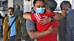 Afghanistan crisis : काबूलमधून शेकडो भारतीय मायदेशी परतले, भारतात पाऊल ठेवताच अनेकांना अश्रू अनावर!