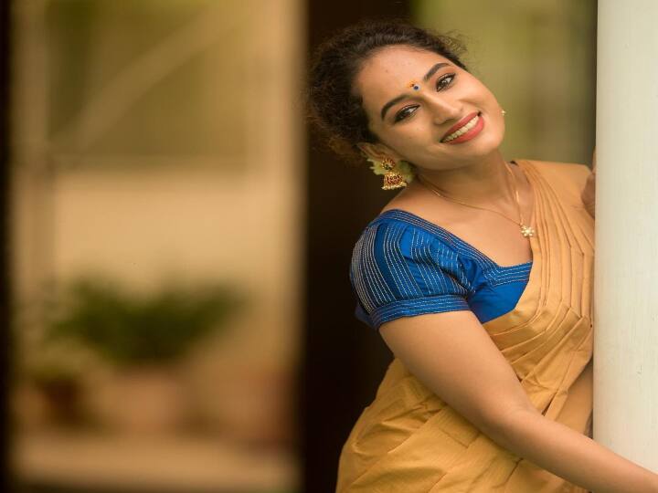காதலில் சொதப்புவது எப்படி , தெலுங்கு படமான லவ் ஃபெயிலர் மற்றும் பீட்சா ஆகியவற்றில் நடித்துள்ளார்