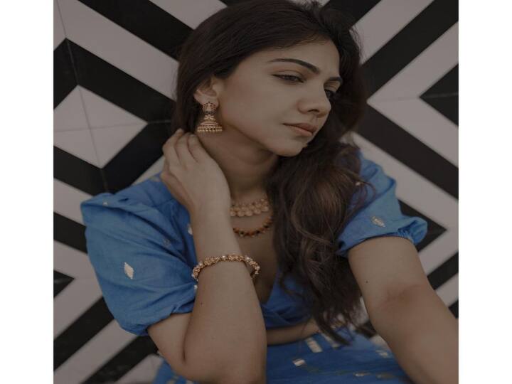 குறுநகை கோலத்தில் தாமரை கோடைகாலத்து வான்மழை