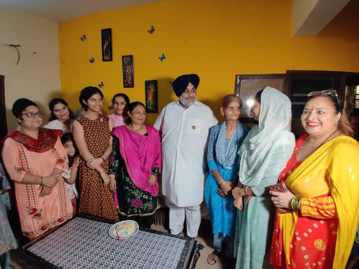 ਸੁਖਬੀਰ ਬਾਦਲ ਨੇ ਜ਼ੀਰਕਪੁਰ ਵਾਲੀਆਂ ਭੈਣਾਂ ਤੋਂ ਬੰਨ੍ਹਵਾਈ ਰੱਖੜੀ