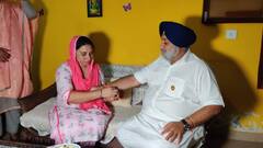 ਸੁਖਬੀਰ ਬਾਦਲ ਨੇ ਜ਼ੀਰਕਪੁਰ ਵਾਲੀਆਂ ਭੈਣਾਂ ਤੋਂ ਬੰਨ੍ਹਵਾਈ ਰੱਖੜੀ, ਵੇਖੋ ਤਸਵੀਰਾਂ