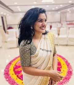 Nivetha Thomas: నవ్వుల నివేదా.. నీ కోర చూపులకు పడిపోని యువత ఉంటుందా?