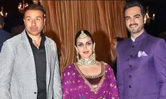 ਸਾਰਾ-ਜਹਾਂਗੀਰ ਤੋਂ ਲੈ ਕੇ ਆਰੀਅਨ-ਅਬਰਾਮ ਤੱਕ, ਬੀ-ਟਾਊਨ ਦੇ ਇਨ੍ਹਾਂ ਭੈਣ-ਭਰਾਵਾਂ ਦੀ ਉਮਰ 'ਚ ਮਾਂ-ਬਾਪ ਦੀ ਉਮਰ ਦਾ ਅੰਤਰ, ਕੋਈ 25 ਸਾਲ ਤਾਂ ਕੋਈ 22 ਸਾਲ ਵੱਡਾ