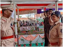 DSP बेटा और ASI मां ने एक दूसरे को किया सैल्यूट, भावुक कर देने वाली तस्वीर ने जीता लोगों का दिल