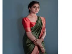 Actress Losliya Mariyanesan pics | பன்னாரஸ் பட்டு கட்டி மல்லி பூ கொண்ட வச்சு - லாஸ்லியா போட்டோஷூட்