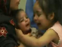 अपने के आने की खुशी: अफगानिस्तान से लौटे मासूम को खुशी से चूमती दिखी बच्ची, आपको इमोशनल कर देगा ये वीडियो